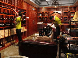 盛夏來臨，納新紅酒匯展酒移至雙溫室保存