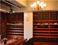 納新紅酒匯歡迎您常來坐坐。