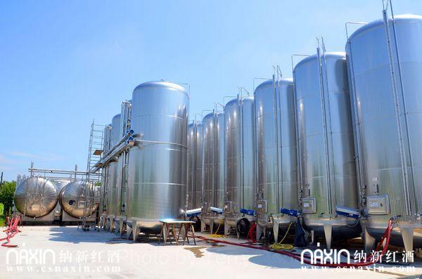 波斯科酒莊內(nèi)現(xiàn)代化的釀酒技術(shù)