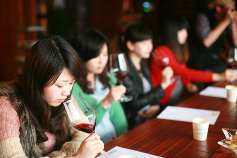 深呼吸，讓酒香爬進(jìn)你的心