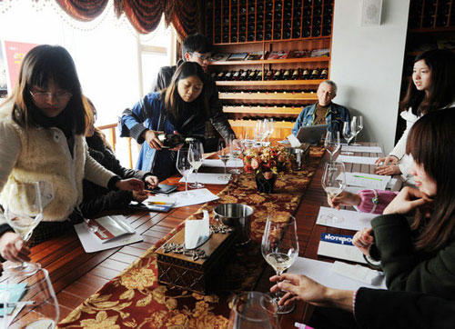 品嘗意大利美酒